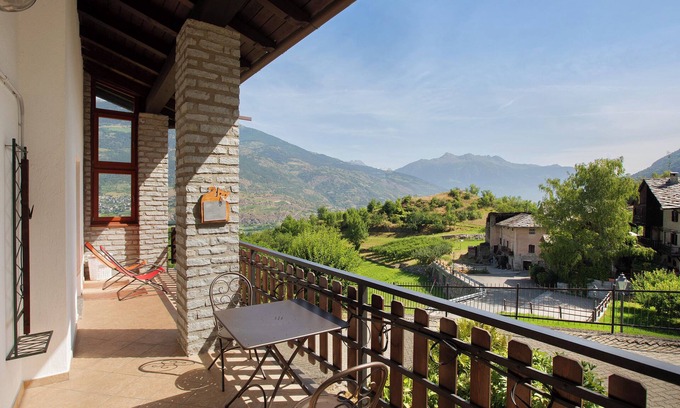 Poyaz Villa | Villa 'A 30 Minuti Da Courmayeur' with Mountain View, Terrace and Wi-Fi