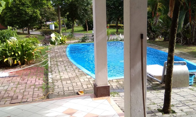 Alor Gajah Villa | VILLA A'FAMoSA RESORT 4ROOM,PRIVATEPOOL