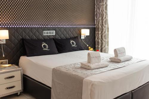 Neudorf-Weimershof Apartment | VILLA ADRIANA-The Queen Apartments Luxury Living