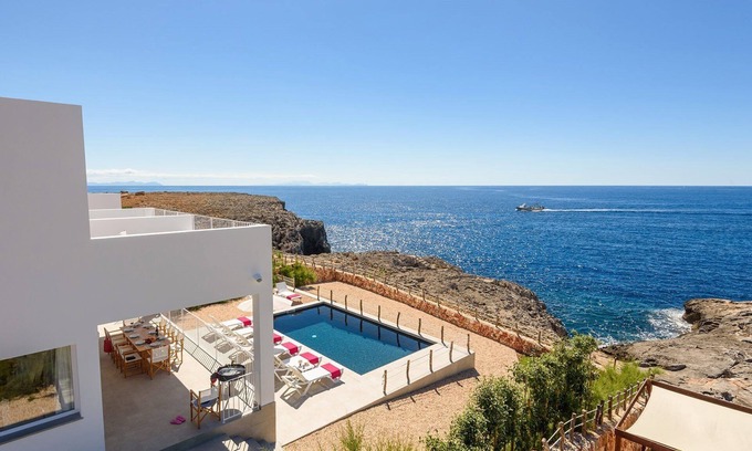 Los Delfines Villa | Villa Aguamarina by Villa Plus