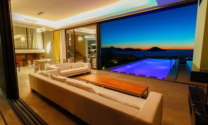 Turgutreis City Center Villa | Villa Ajnur - Six Bedroom Villa, Sleeps 12