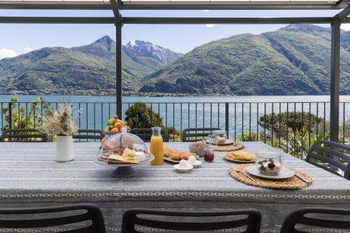 Santa Maria - Rezzonico House | Villa al Castello - Pool - direkte Seefront - 12 Gäste - 4SZ - 4 Bäder
