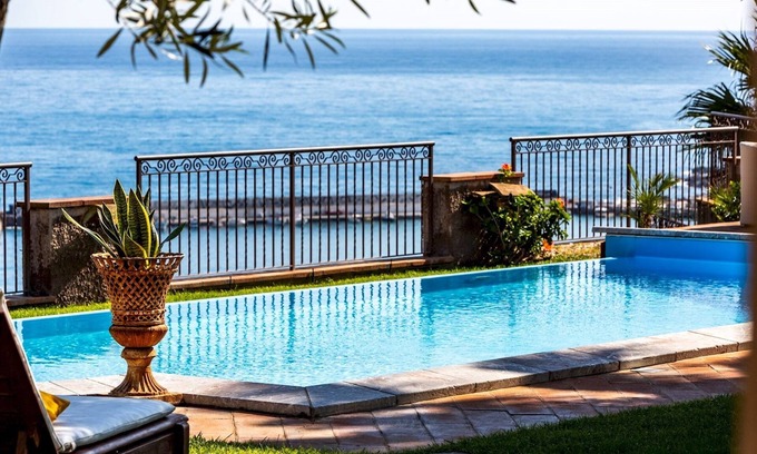 Giardini Naxos Villa | Villa Alba 12, Emma Villas