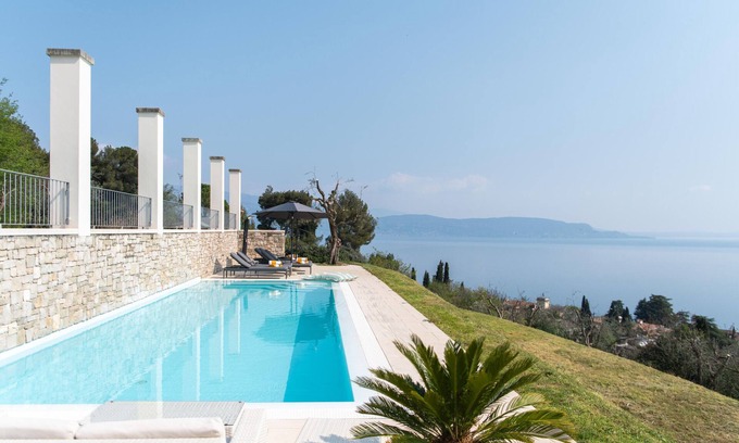 Gardone Riviera Villa | Villa Albachiara