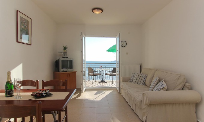 Gradac Apartment | VILLA ALEX One-Bedroom Apartment (ANA)