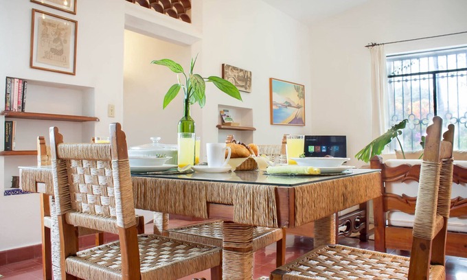 Cuernavaca House | Villa Amecameca-Mexican Colonial Home-Great Location, Perfect for Families &pets