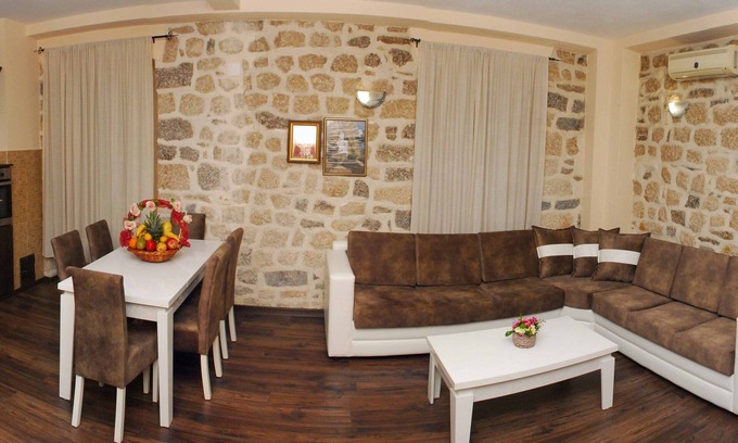 Skaljari Apartment | Villa Andrea-Three Bedroom Apartment