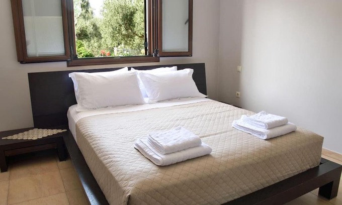 Platrithias Villa | Villa Andrew
