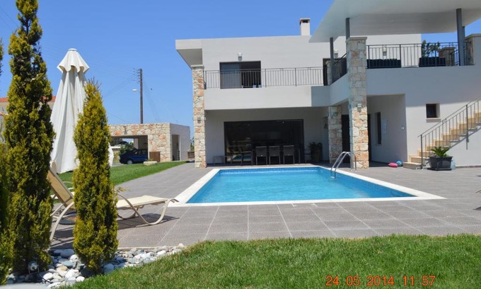 Droushia Villa | Villa Angela