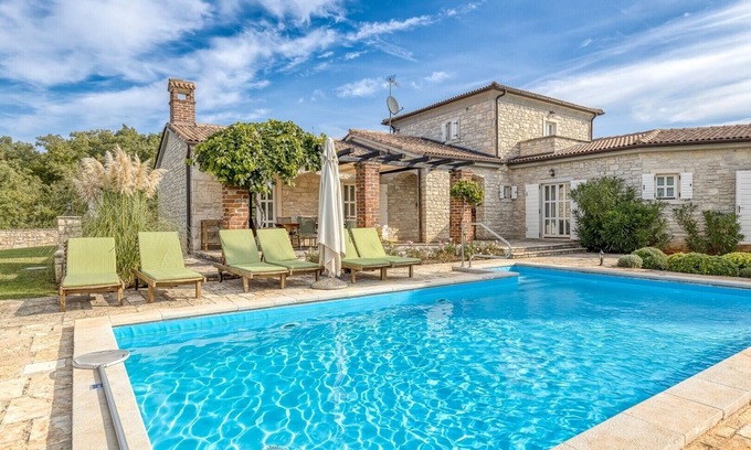 Stifanici Villa | Villa Angelica Heraki