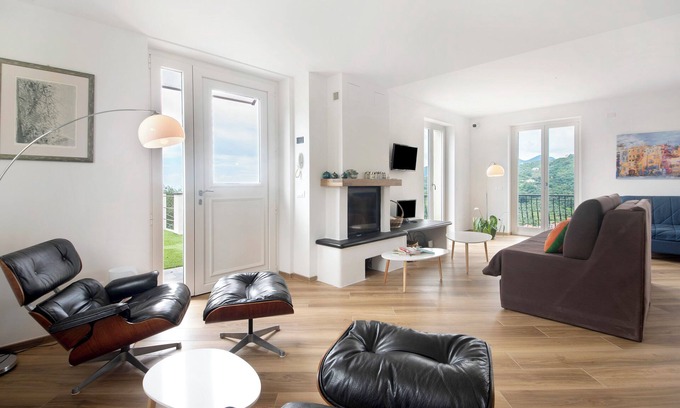 Rezza Villa | Villa 'Angelina' with Sea View, Wi-Fi and Air Conditioning