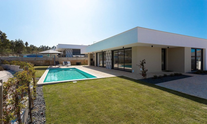 Salir do Porto Villa | Villa Anita - Holiday Villa in Salir do Porto - SCH037