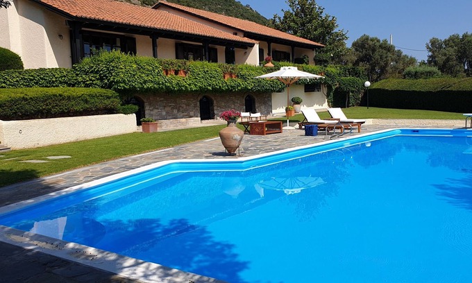 Nea Makri Villa | Villa Anna Family Relaxation Retreat