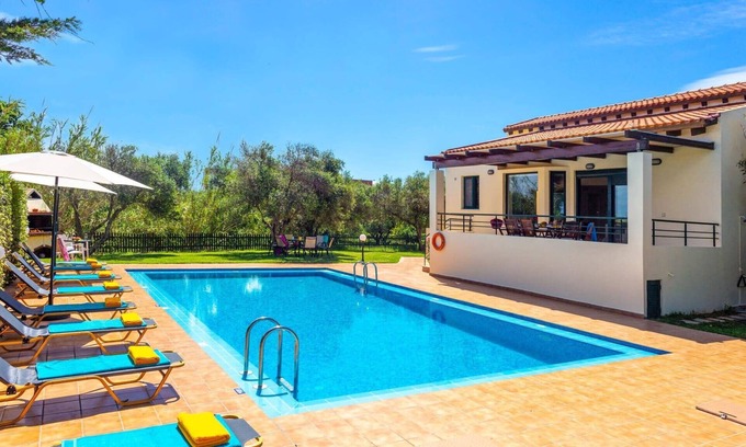 Pyrgos Psilonerou Villa | Villa Anna Maria by Villa Plus