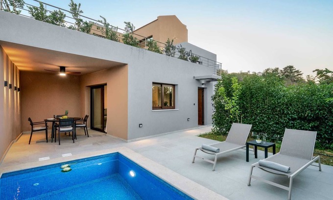 Kefalas Villa | Villa Anthos | Luxury 1-Bedroom Villa with Heated* Pool!