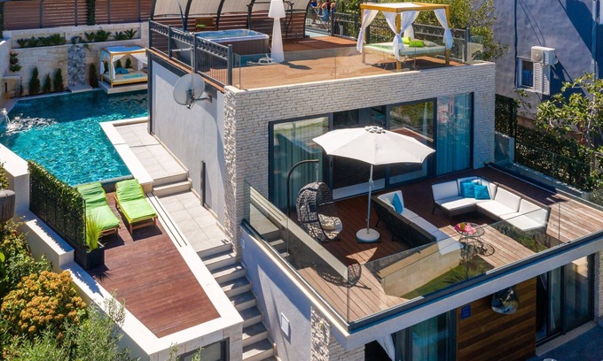 Arbanija Villa | Villa Arbanessa with Heated Pool