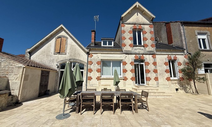 Bourcefranc-le-Chapus Villa | Villa at the foot of the Ile d'Oléron bridge