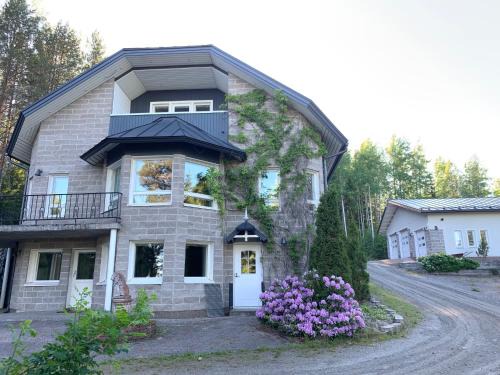 Vaajakoski Villa | Villa Ateljeerinne