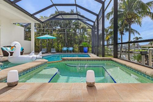 Yacht Club House | Villa Azurro, Cape Coral