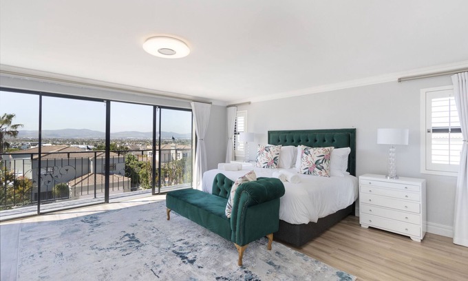 West Beach House | Villa Balmoral 14 - Six Bedroom House, Sleeps 12