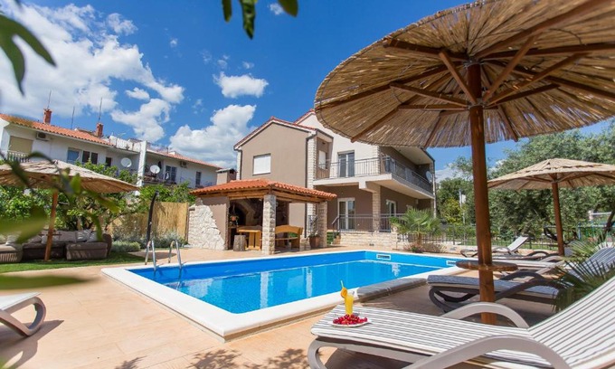 Kastel Novi Villa | Villa Barbarossa