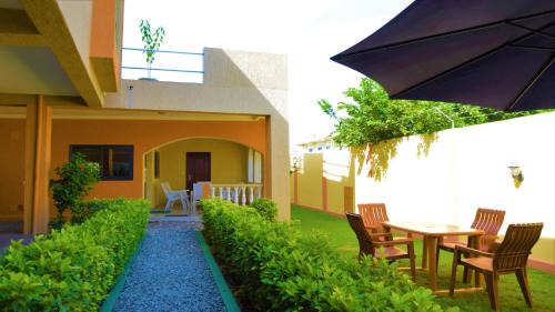 Lome House | Villa Beach Avepozo Lome