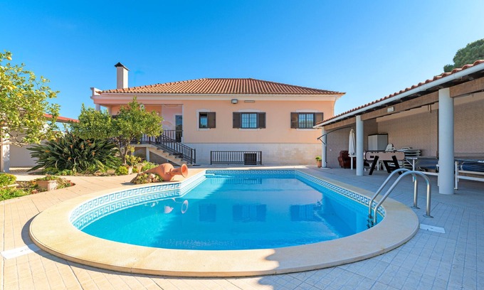 Aldeia de Brescos Villa | Villa 'Beautiful Deluxe 4 Bedroom' with Private Pool, Private Garden and Wi-Fi Access