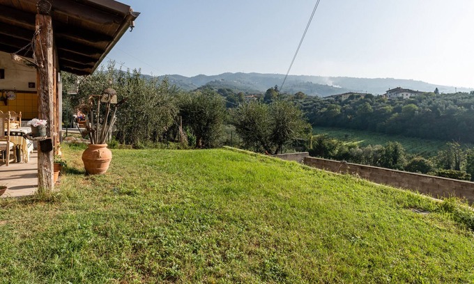 Lamporecchio Villa | Villa "Bel Verde" with Mountain View, Whirlpool & Wi-Fi