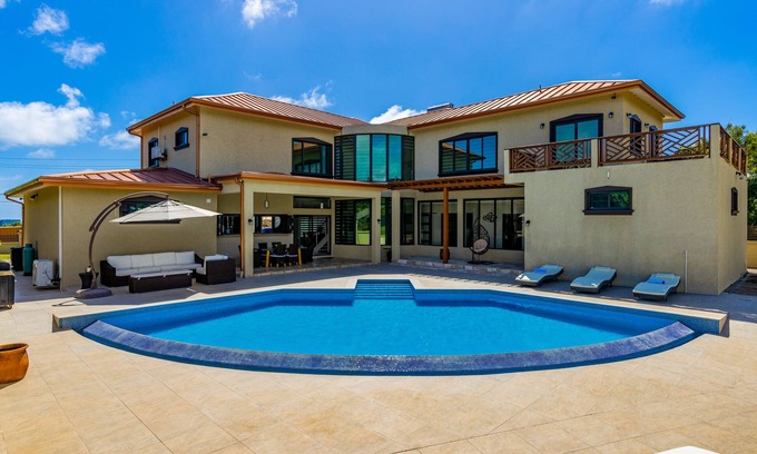 Calvigny Villa | VILLA BELLE