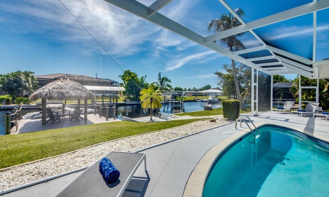 Yacht Club Villa | Villa Belle Isle - heated pool, south facing, cozy interior, close to river