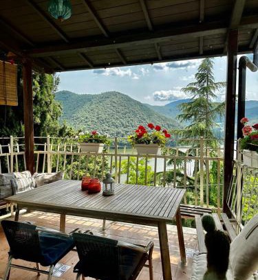 Piediluco House | Villa bianca