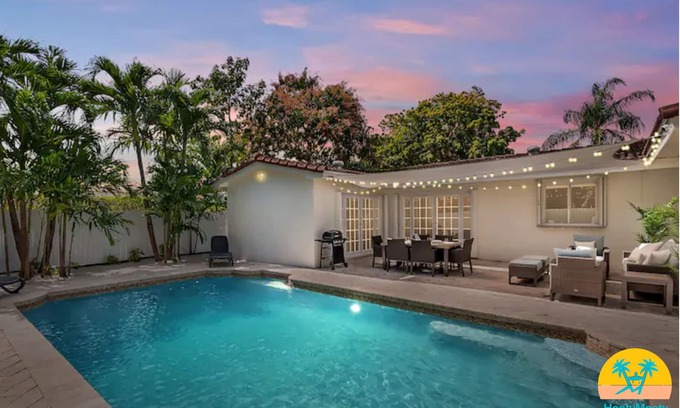 Ojus House | Villa Blanca 5 bedroom 3 Bath with Heated Pool & BBQ