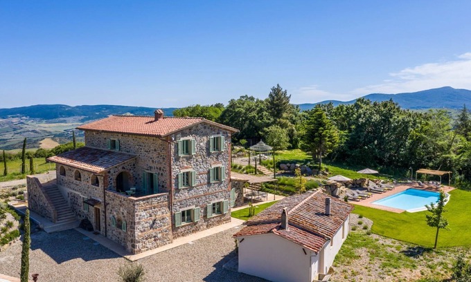 Radicofani Villa | Villa Bocaccio - Five Bedroom Villa, Sleeps 10