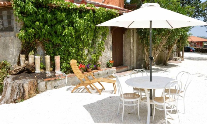 Viagrande Apartment | Villa Bonaccorso - Il Casotto Bouganville