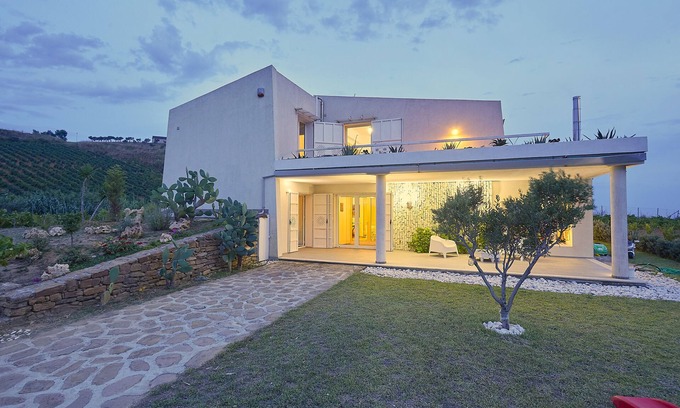 Alcamo Villa | Villa Bonifato amazing view of the countryside accommodation for tourist use
