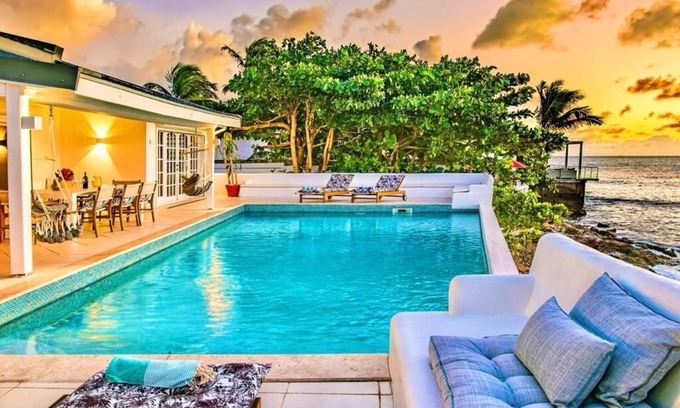 Beacon Hill Villa | Villa Bonjour water front villa next to Maho