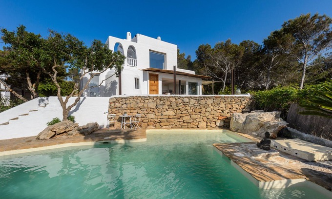 Cap Negret Villa | Villa "Cala Salada Sunset View" with Private Pool, 2 Private Terraces & Wi-Fi