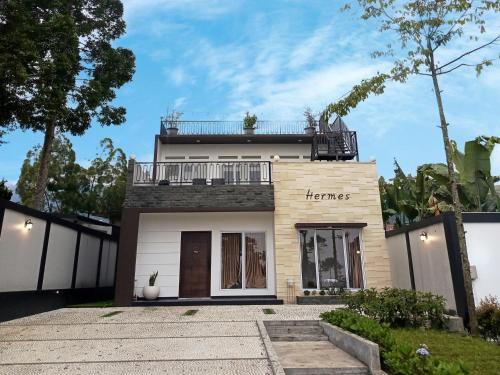 Pamijahan Villa | Villa Camphills
