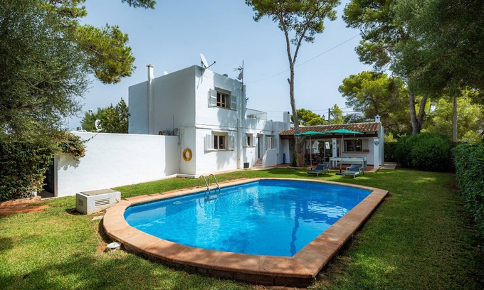 Cala d'Or Villa | Villa 'Can Ferrer' with Private Pool, Wi-Fi and Air Conditioning