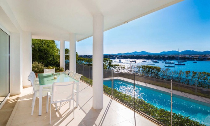 Portocolom Villa | Villa 'Can Marilla' with Sea View, Wi-Fi and Air Conditioning