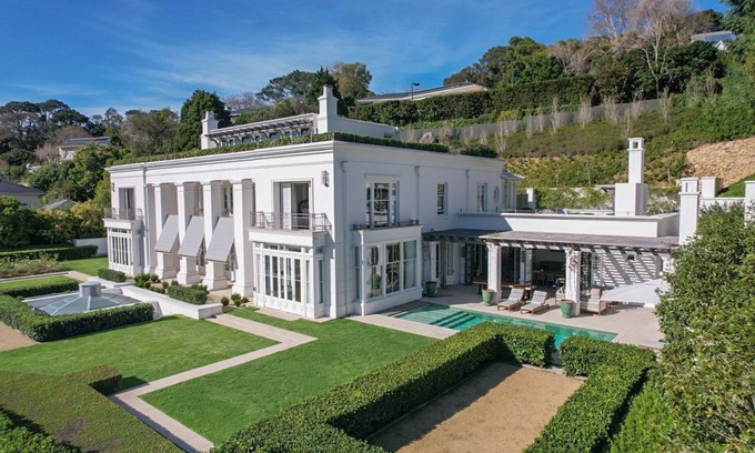 Newlands Villa | Villa Canterbury - Six Bedroom Villa, Sleeps 12