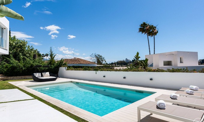New Golden Mile Villa | Villa Carat | Villa with pool in Benahavis