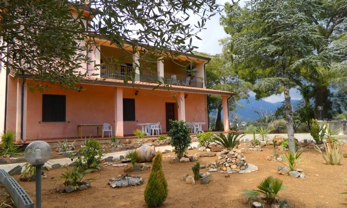 Jerzu Apartment | Villa Carmen