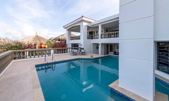 Bisento Villa | Villa Cas Abou