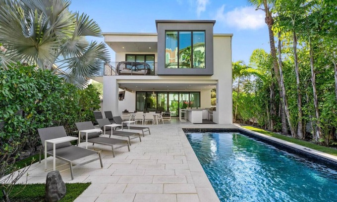Colee Hammock Villa | Villa Celine-Modern house w/pool