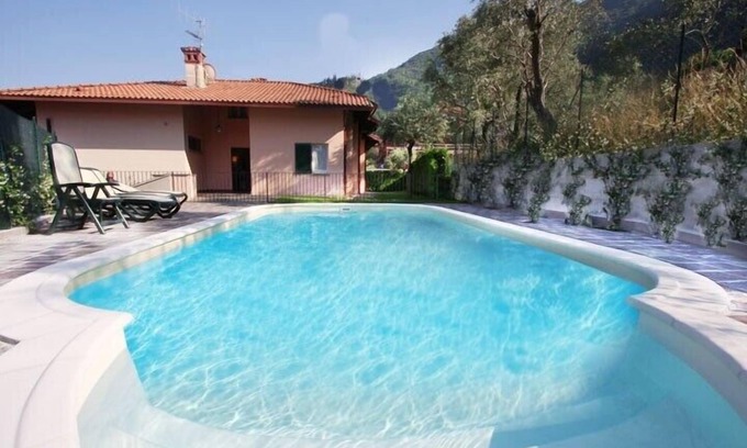 Oliveto Lario Villa | Villa & Charme id 2121, great lake views pool, beach, lake front