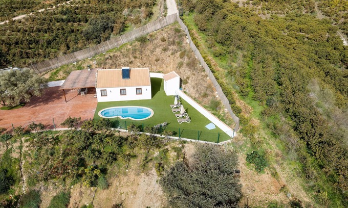 Cutar Villa | Villa "Chirimoya" with Mountain View, Pool & Wi-Fi