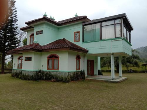 Ciater Villa | Villa Ciater carera 1