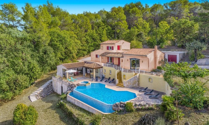 Draguignan Villa | Villa Colombes by Villa Plus