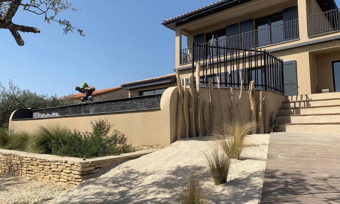 Castillon-du-Gard Villa | Villa Contemporaine vue Pont du Gard, au Coeur D'un Village Médiéval Provençal